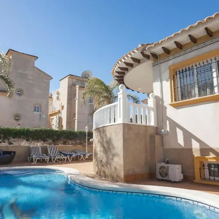 וילה Amazing Ideal For Golf Or Family Holidays וייאמרטין